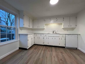 14 N Fayette St in Mercersburg, PA - Building Photo - Building Photo
