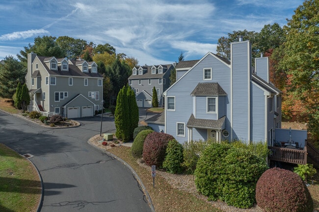 Victoria Court in Waterbury, CT - Building Photo - Building Photo