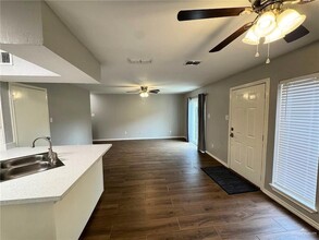 6800 N 23rd St, Unit B-2 in McAllen, TX - Building Photo - Building Photo