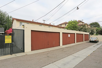 1000 S Highland Ave in Fullerton, CA - Building Photo - Building Photo