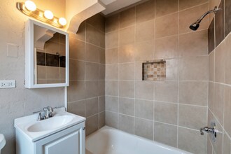 1410 Xavier St, Unit Unit A in Denver, CO - Foto de edificio - Building Photo