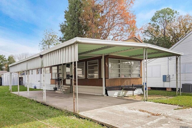 property at 932 N Jefferson Ave