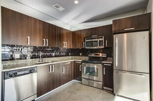 600 12th Ave S in Nashville, TN - Building Photo