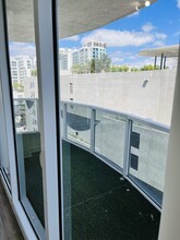 601 NE 23rd St, Unit 1006 in Miami, FL - Building Photo - Building Photo