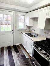 1128 Shadycrest Dr in Pittsburgh, PA - Building Photo - Building Photo