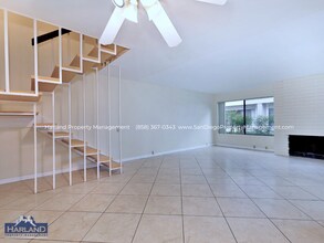 3843 Camino Lindo in San Diego, CA - Foto de edificio - Building Photo