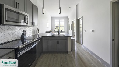 640 21st Ave N-Unit -144.1405589 in Nashville, TN - Building Photo - Building Photo