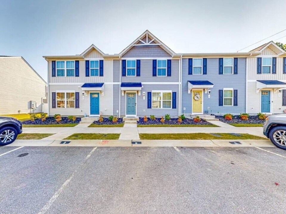 6 Tidworth Dr in Greer, SC - Building Photo