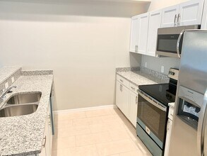 2830 SW 7th Pl in Cape Coral, FL - Building Photo - Building Photo