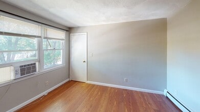 18 Cranston Cir in Woburn, MA - Building Photo - Building Photo