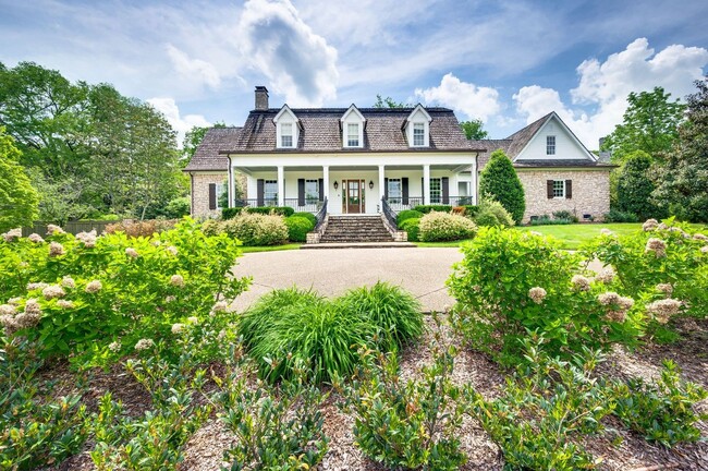 4501 Harpeth Hills Dr in Nashville, TN - Building Photo - Building Photo