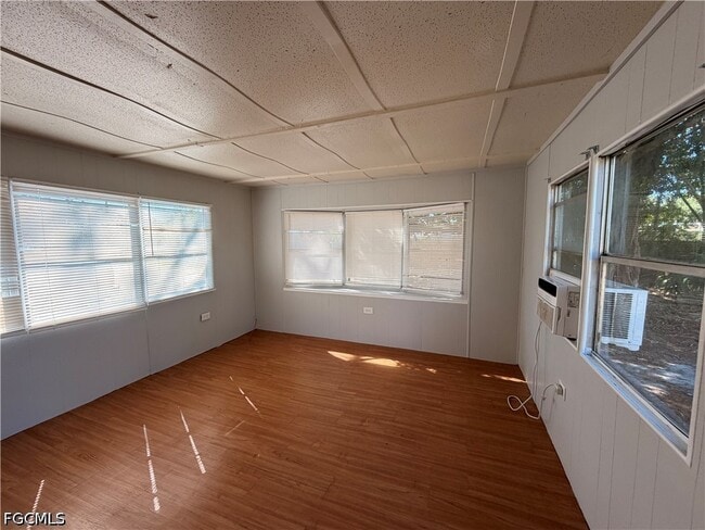 8028 Breeze Dr in North Fort Myers, FL - Building Photo - Building Photo