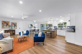 6161 35th Ave N in St. Petersburg, FL - Building Photo - Building Photo