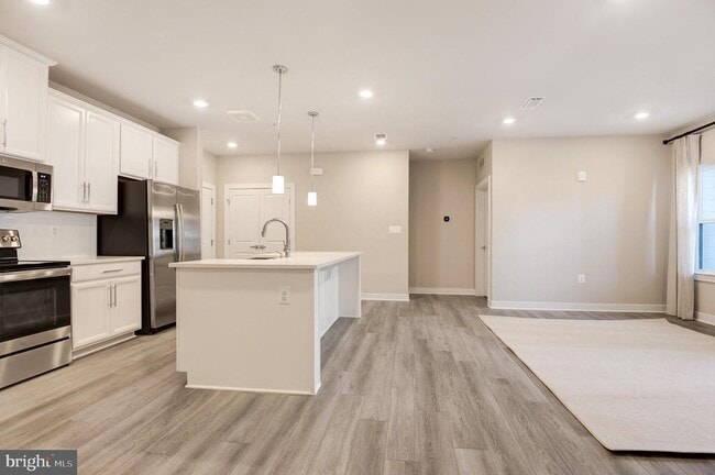 12875 Mosaic Pk Wy in Herndon, VA - Building Photo - Building Photo