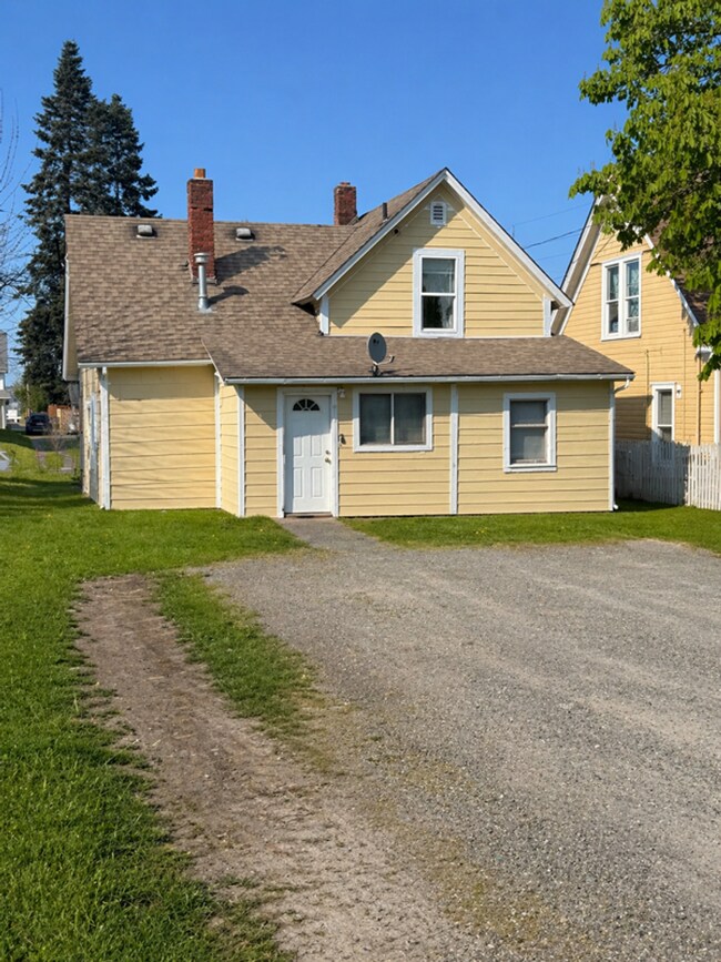 412 Lakeway Dr in Bellingham, WA - Building Photo - Building Photo