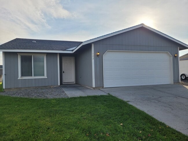 property at 742 K St SE