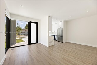 6852 NW 4th Ave in Miami, FL - Building Photo - Building Photo