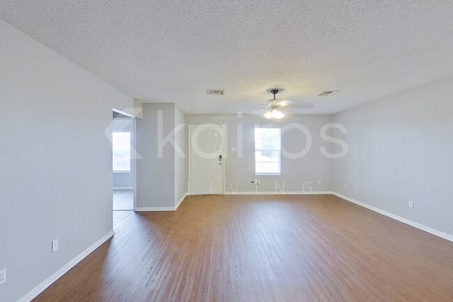 4702 Janelle Dr in Killeen, TX - Building Photo - Building Photo