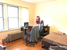 349 Pleasant St in Malden, MA - Building Photo