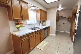 1217 E Brown Ln in Deer Park, TX - Building Photo - Building Photo