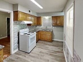 1402 Moss Point Dr in Southaven, MS - Foto de edificio - Building Photo