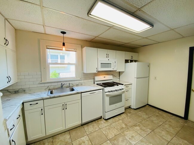 714 N Van Buren St in Iowa City, IA - Building Photo - Building Photo