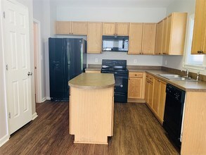 321 Collinsworth Dr in Clayton, NC - Building Photo - Building Photo