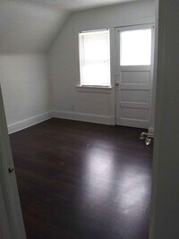 1284 Mathews Ave, Unit 3 - 6