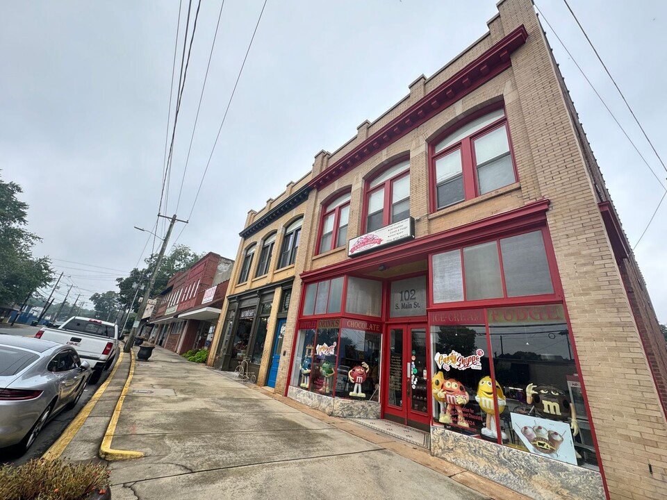 104 S Main St in China Grove, NC - Foto de edificio