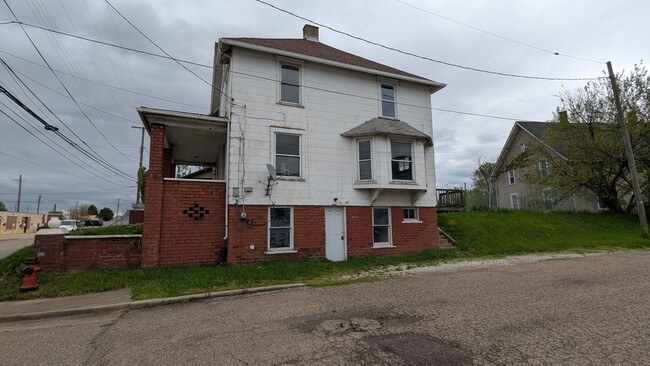 716 Navarre Rd SW in Canton, OH - Building Photo - Building Photo