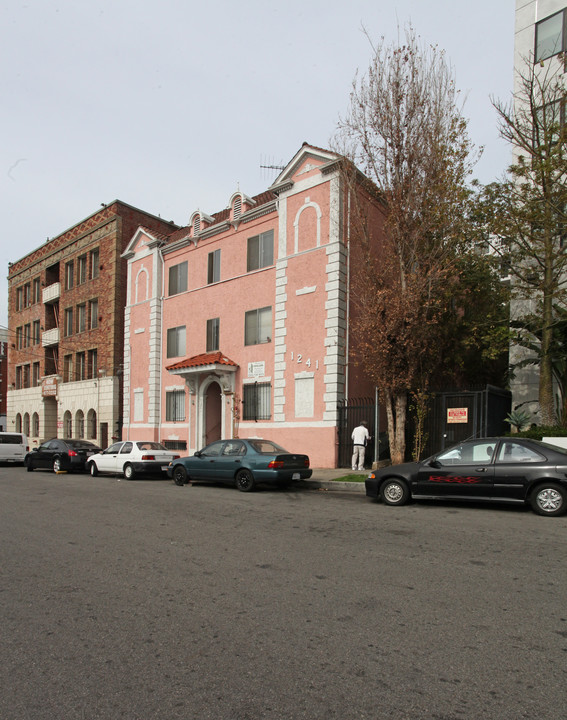 1241 Ingraham St in Los Angeles, CA - Foto de edificio