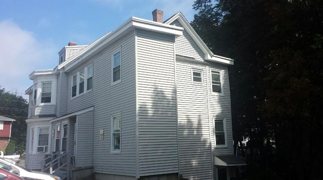 17 Raymond St in Framingham, MA - Building Photo - Building Photo