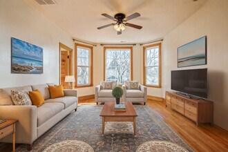 3400 N Keeler Ave in Chicago, IL - Building Photo - Building Photo