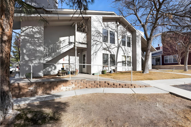 505 Oppenheimer Dr in Los Alamos, NM - Building Photo