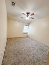905 Walnut St in Burleson, TX - Building Photo - Building Photo