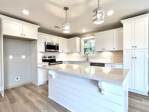 718 Hollie Wy in Lebanon, TN - Foto de edificio - Building Photo