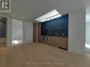 81-281 Wellesley St E in Toronto, ON - Building Photo - Building Photo