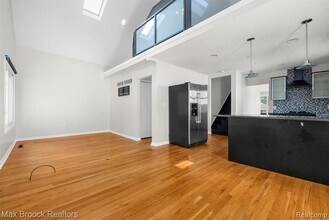 520 E Hazelhurst St in Ferndale, MI - Building Photo - Building Photo