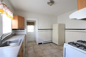 23 Bonner Ave, Unit 1 in Medford, MA - Foto de edificio - Building Photo