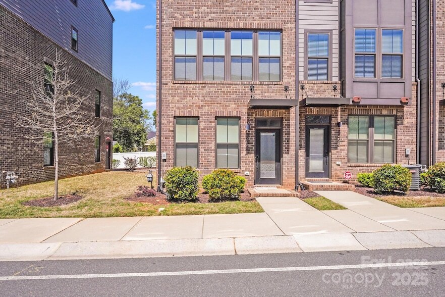 326 Music Hall Wy, Unit 1068-CLASSIC in Charlotte, NC - Building Photo