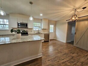 42 Marilyn Ave NW in Fort Walton Beach, FL - Foto de edificio - Building Photo