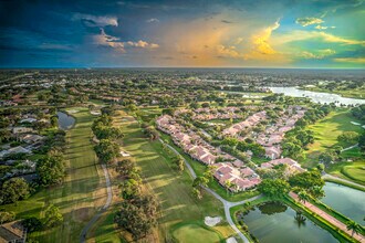 229 Old Meadow Way in Palm Beach Gardens, FL - Building Photo - Building Photo