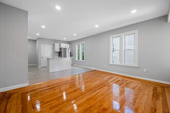 155 Eastern Ave, Unit 2 in Worcester, MA - Building Photo - Building Photo