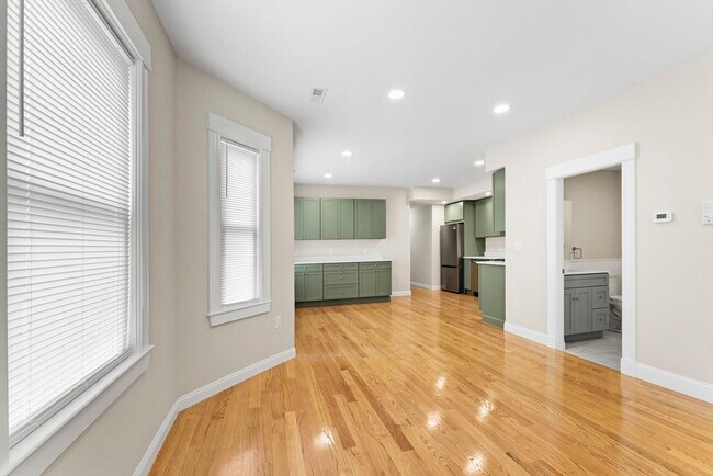 42 Almont St in Medford, MA - Building Photo - Building Photo