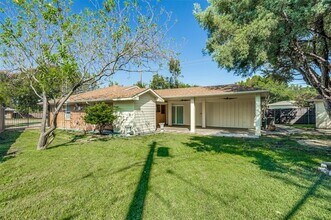101 S Weatherred Dr in Richardson, TX - Building Photo - Building Photo