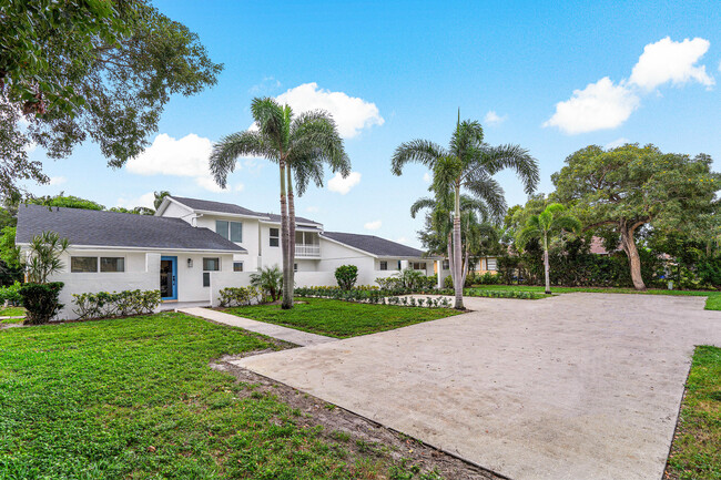 1307 White Pine Dr in Wellington, FL - Foto de edificio - Building Photo