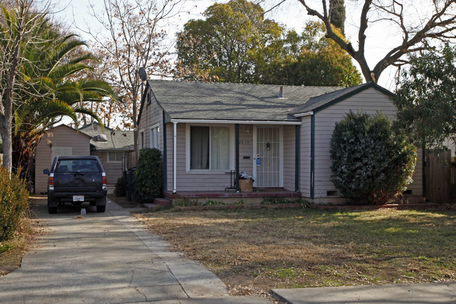 2310 Beaumont St in Sacramento, CA - Foto de edificio - Building Photo