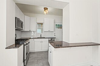 143 Van Reipen Ave in Jersey City, NJ - Building Photo - Building Photo