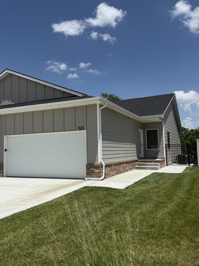 property at 1120 N Joye St