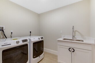 11 Cuba St, Unit 2 in Andover, MA - Building Photo - Building Photo